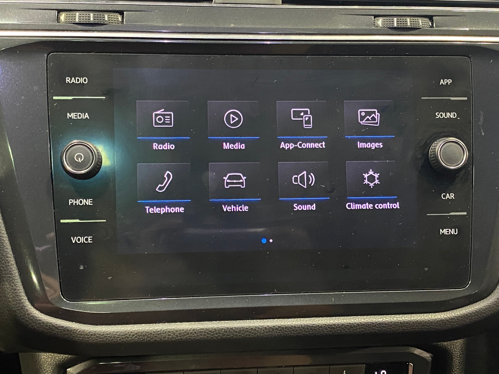Thumbnail: 2019 Volkswagen Tiguan - 3