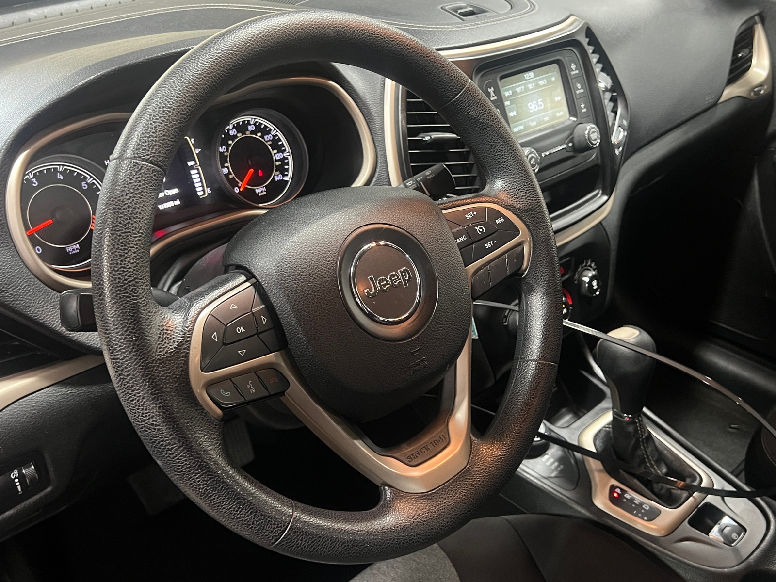 Thumbnail: 2015 Jeep Cherokee - 5