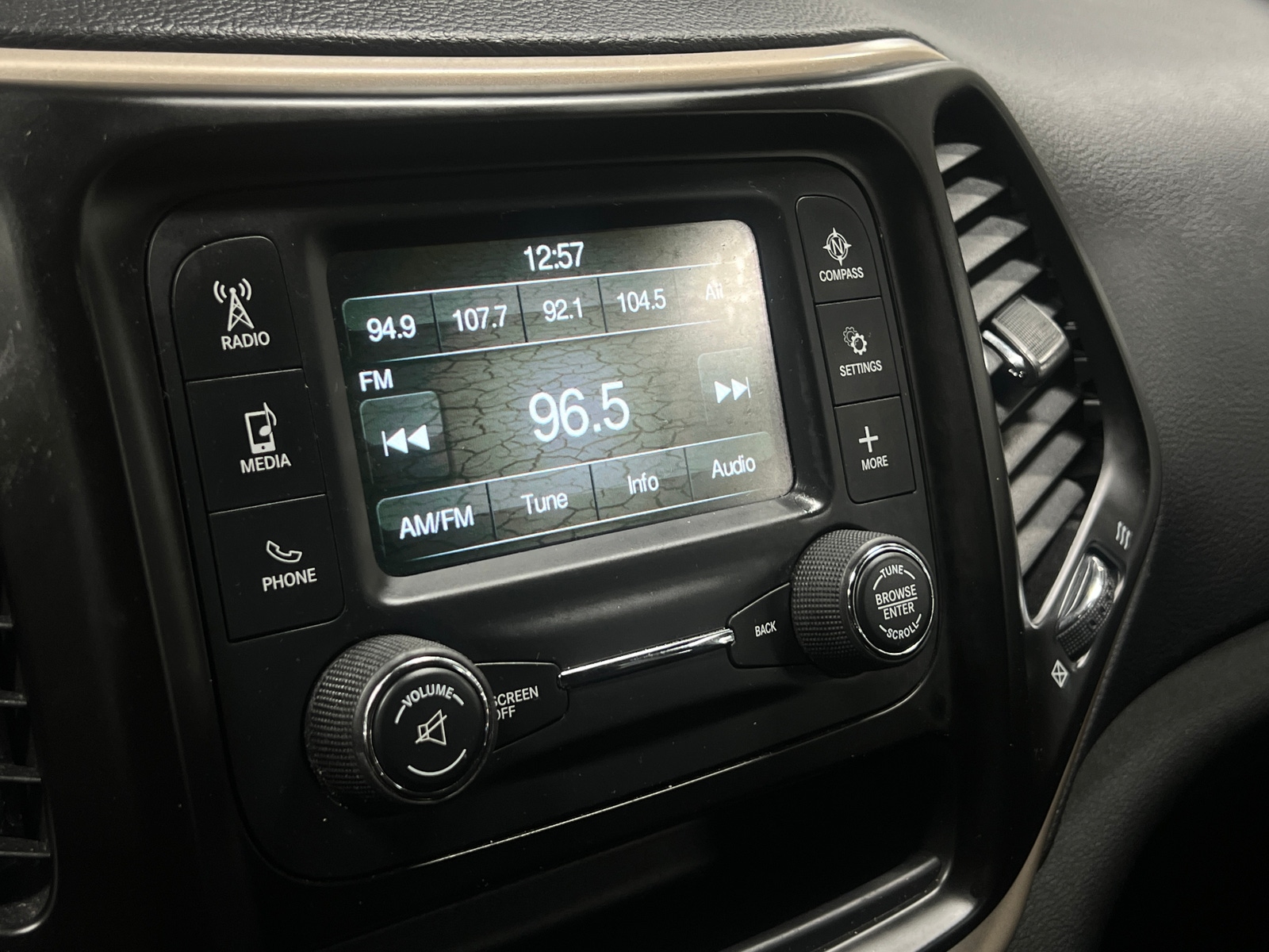 Thumbnail: 2015 Jeep Cherokee - 4