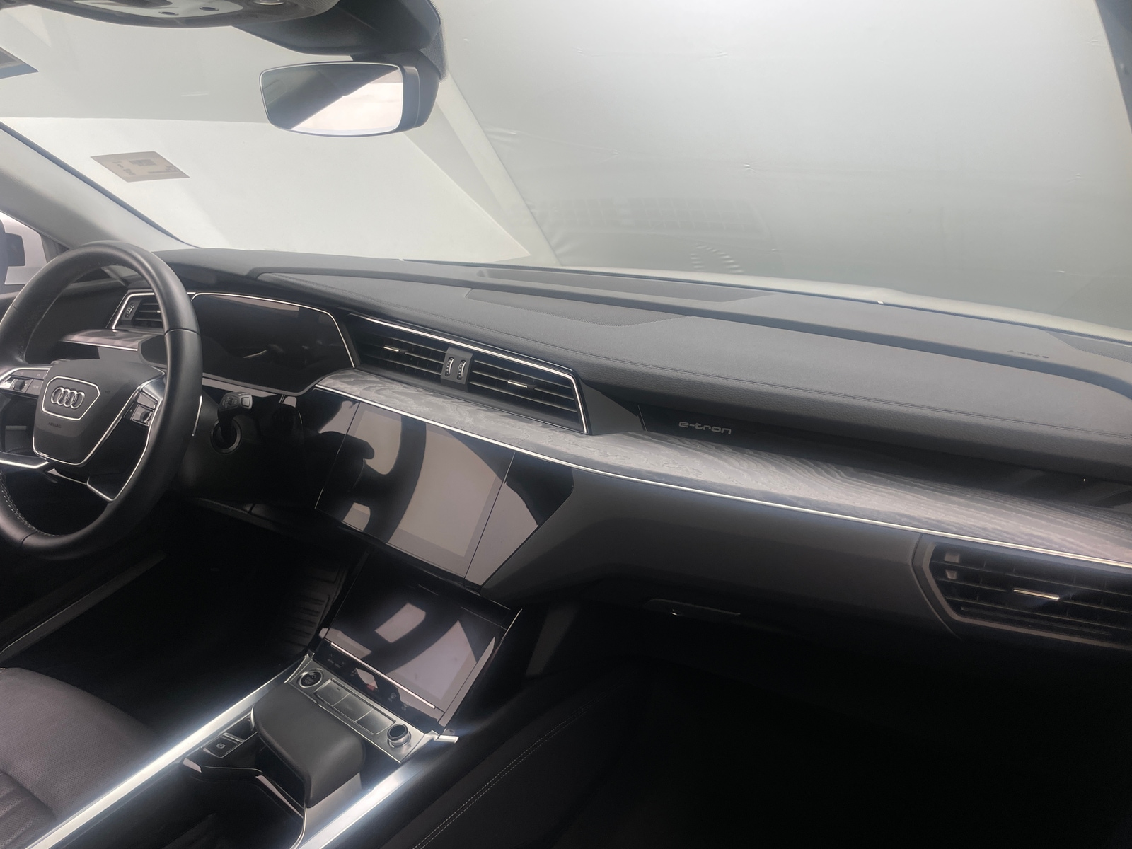 Thumbnail: 2022 Audi e-tron - 2