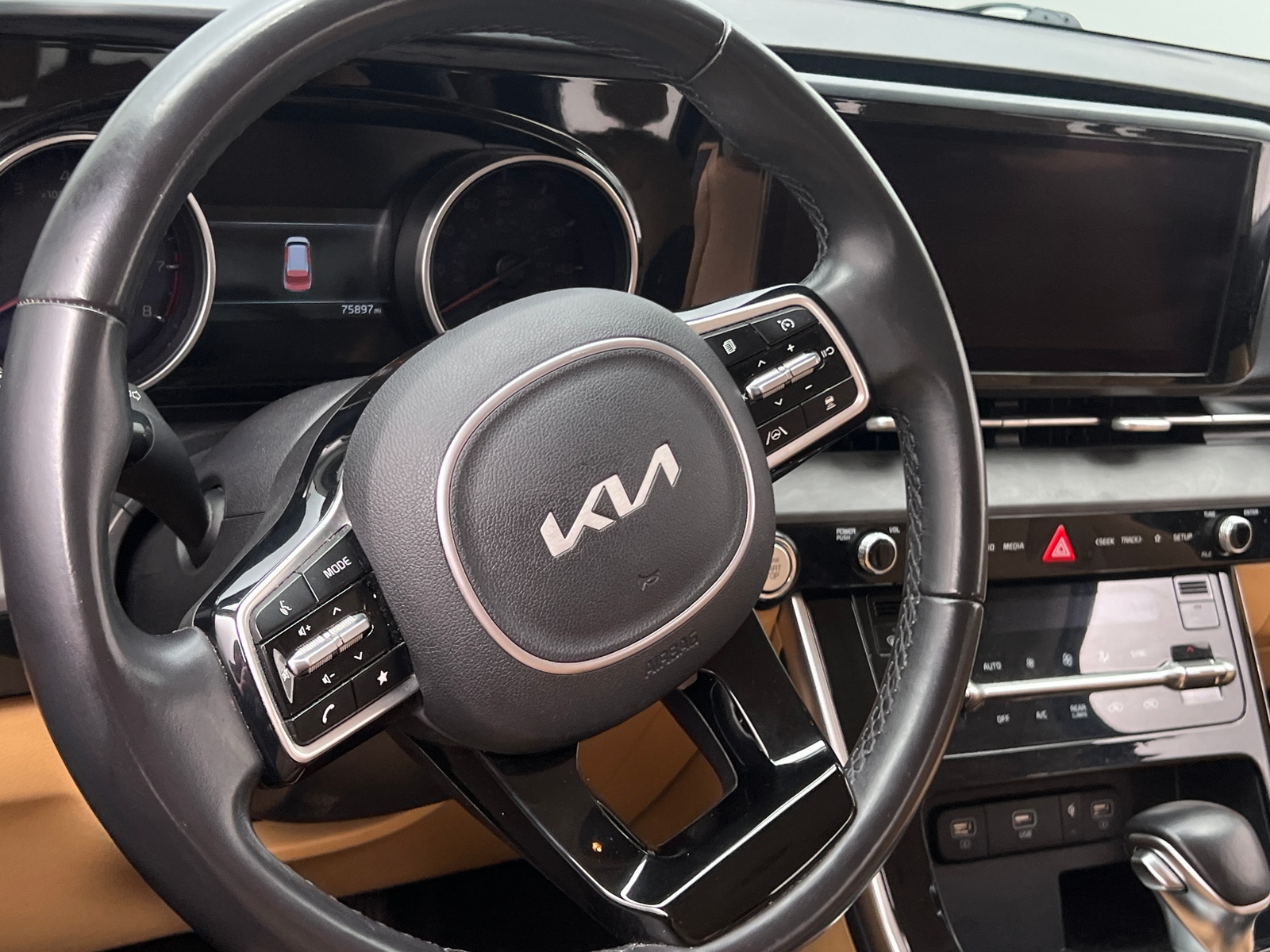 Thumbnail: 2022 Kia Carnival - 4
