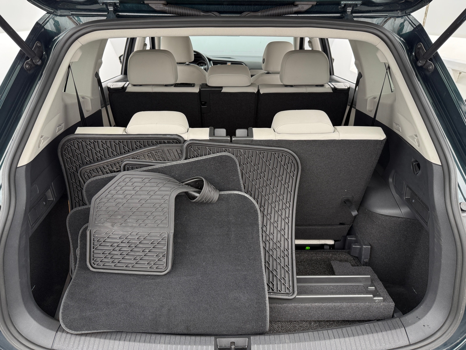 Thumbnail: 2019 Volkswagen Tiguan - 6