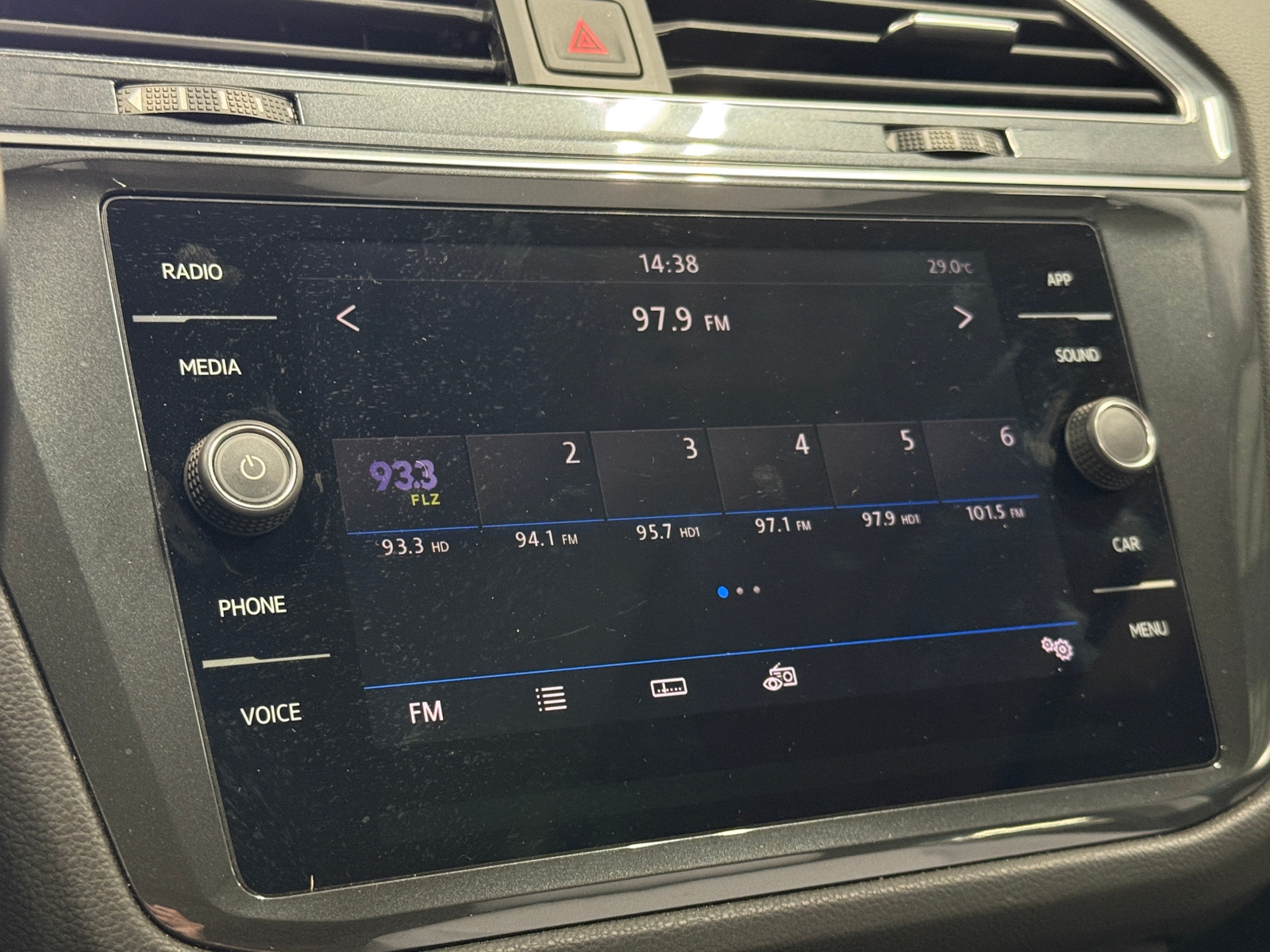 Thumbnail: 2019 Volkswagen Tiguan - 3