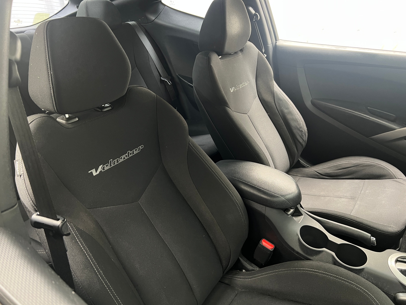 Thumbnail: 2017 Hyundai Veloster - 2