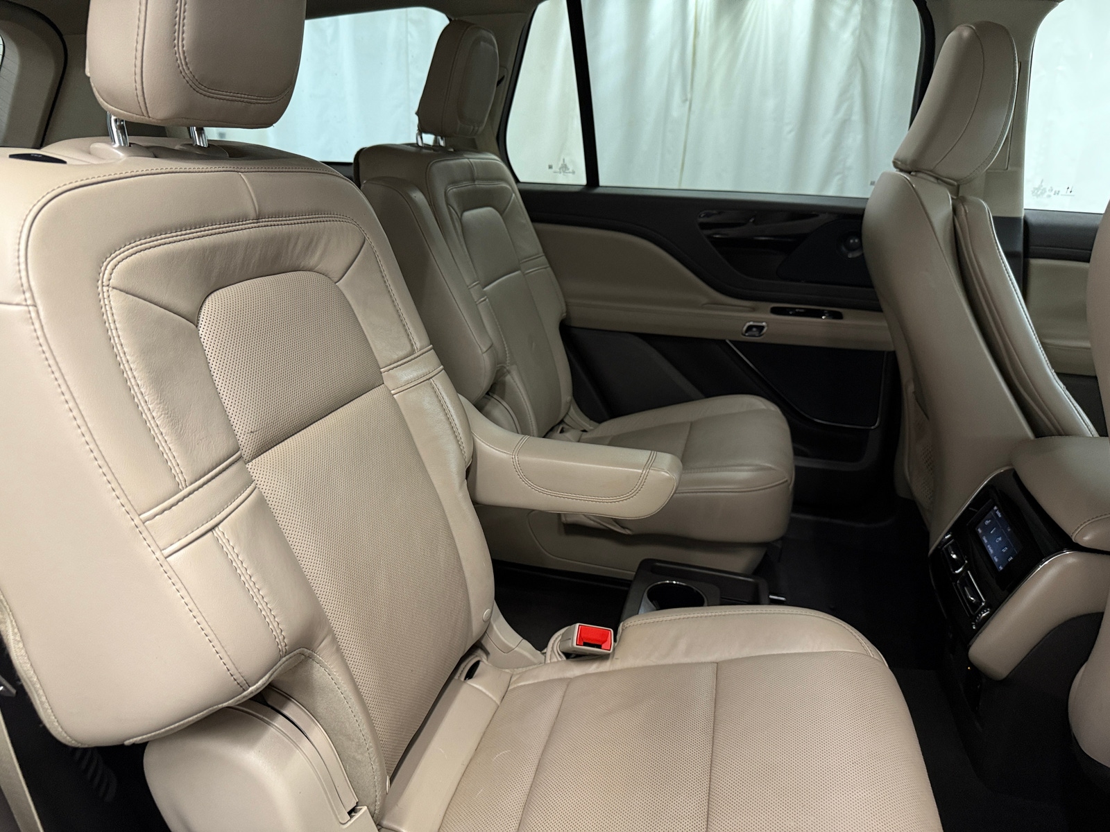 Thumbnail: 2021 Lincoln Aviator - 5
