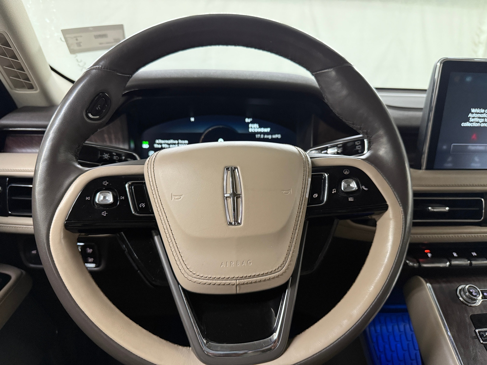 Thumbnail: 2021 Lincoln Aviator - 4