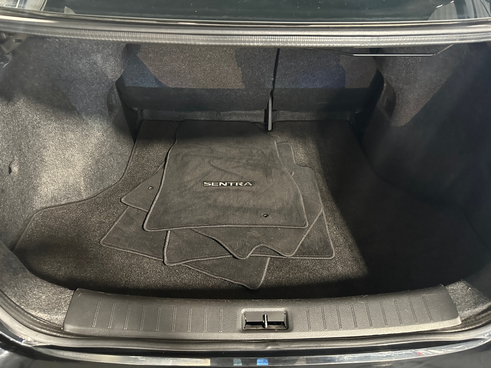 Thumbnail: 2018 Nissan Sentra - 7