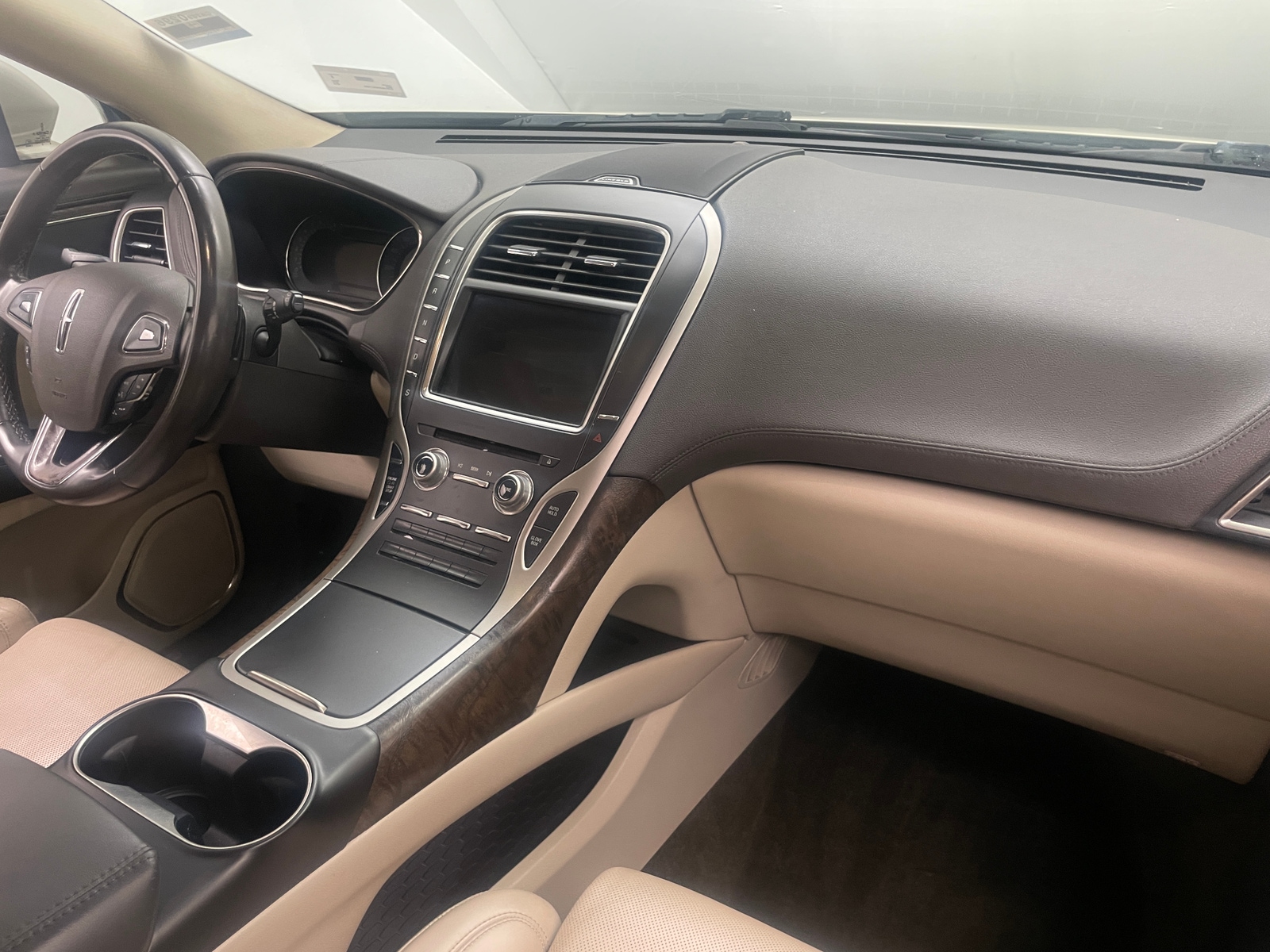 Thumbnail: 2016 Lincoln MKX - 2