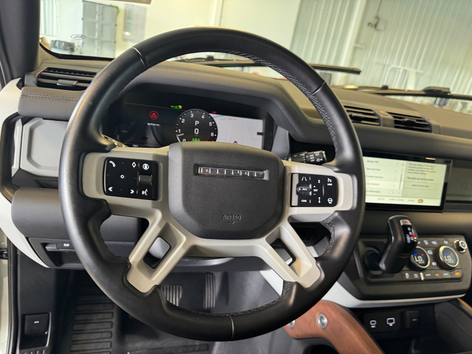 Thumbnail: 2024 Land Rover Defender - 4