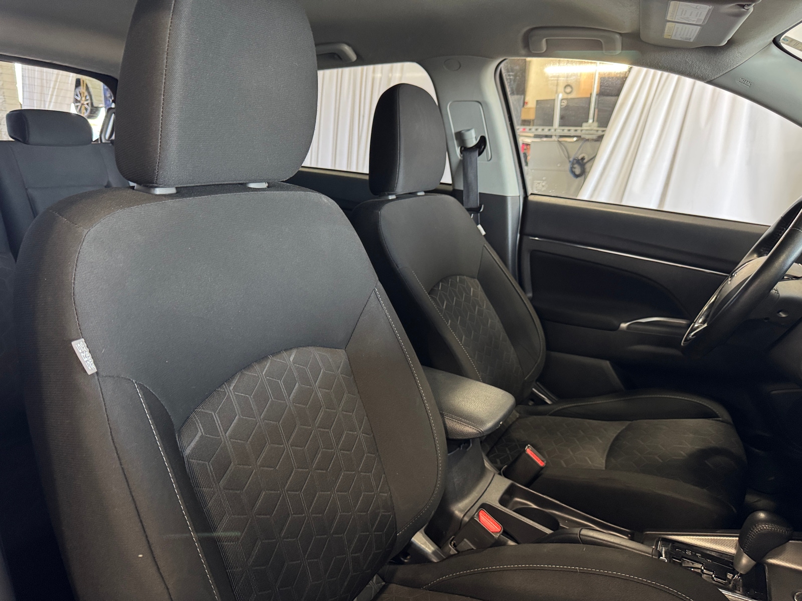 Thumbnail: 2020 Mitsubishi Outlander Sport - 2