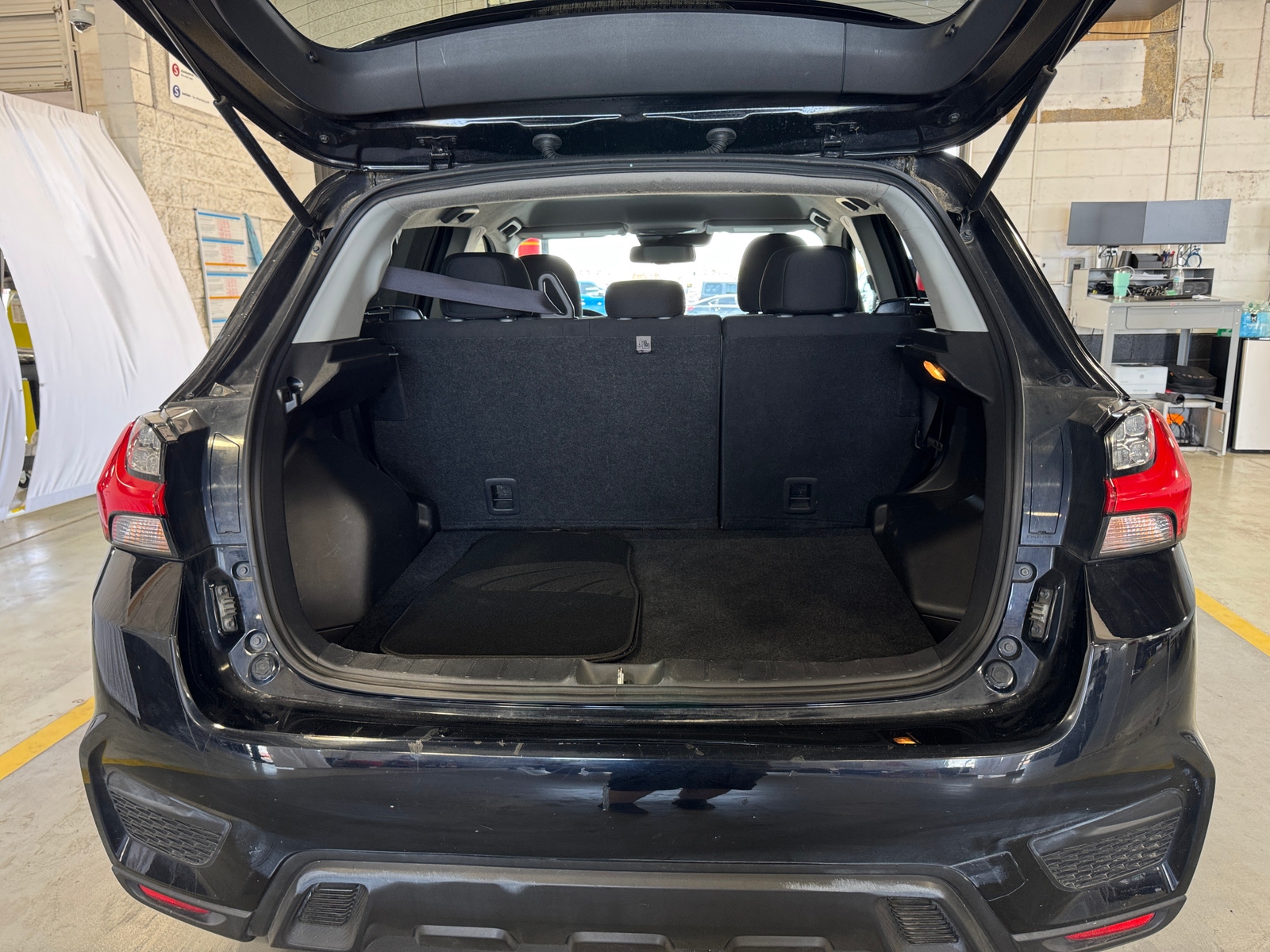Thumbnail: 2020 Mitsubishi Outlander Sport - 7