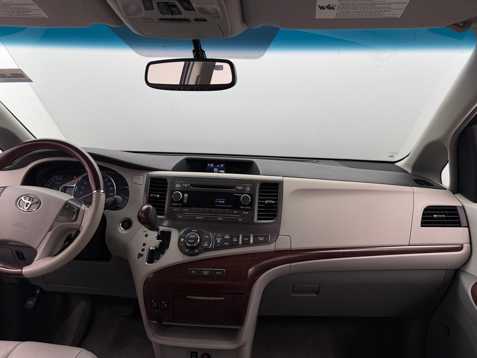 Thumbnail: 2011 Toyota Sienna - 2