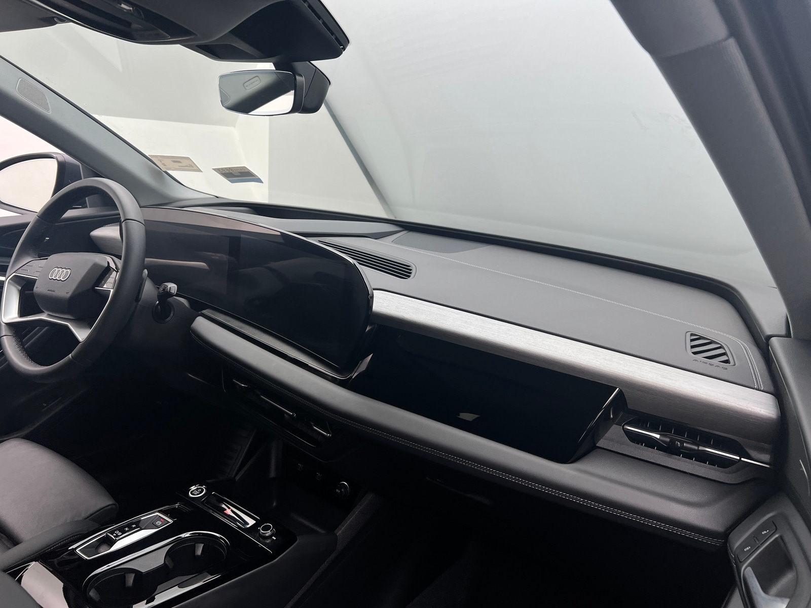 Thumbnail: 2025 Audi Q6 e-tron - 2