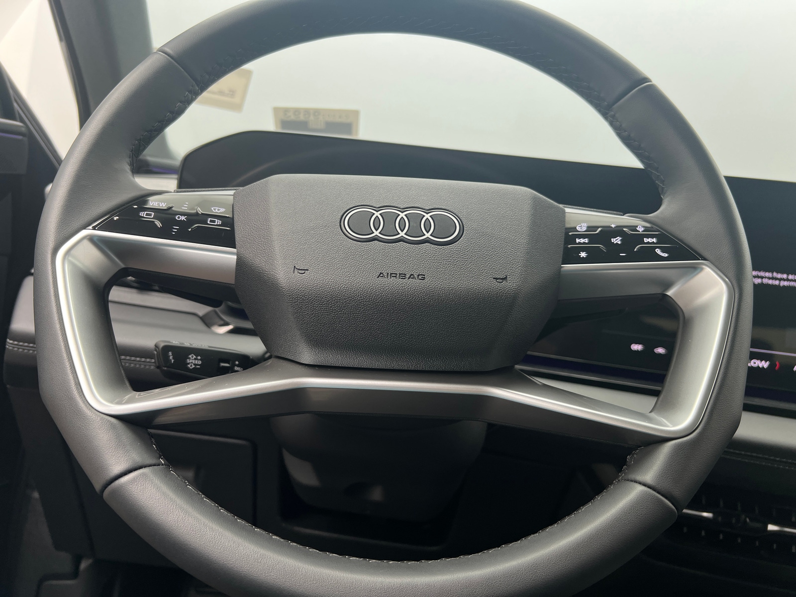 Thumbnail: 2025 Audi Q6 e-tron - 4