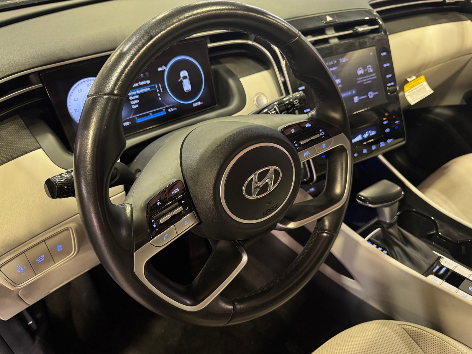 Thumbnail: 2022 Hyundai Tucson - 4