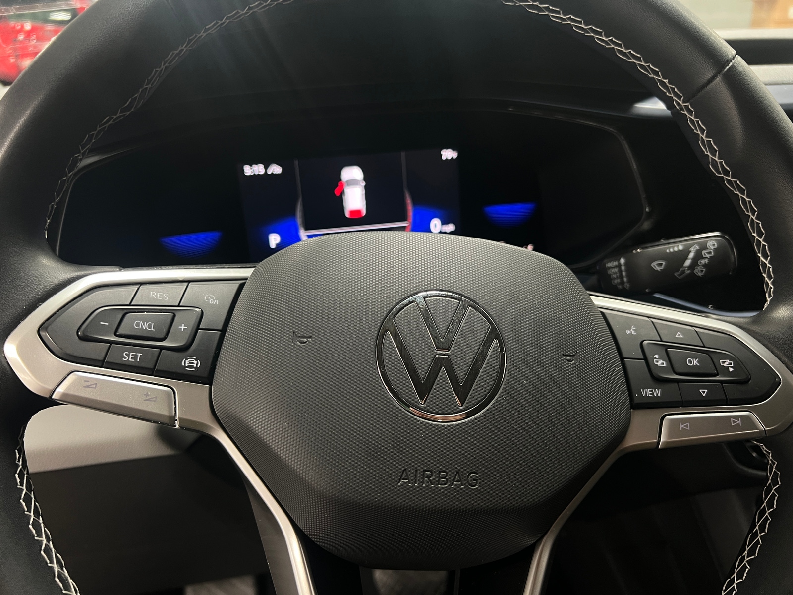 Thumbnail: 2022 Volkswagen Taos - 4
