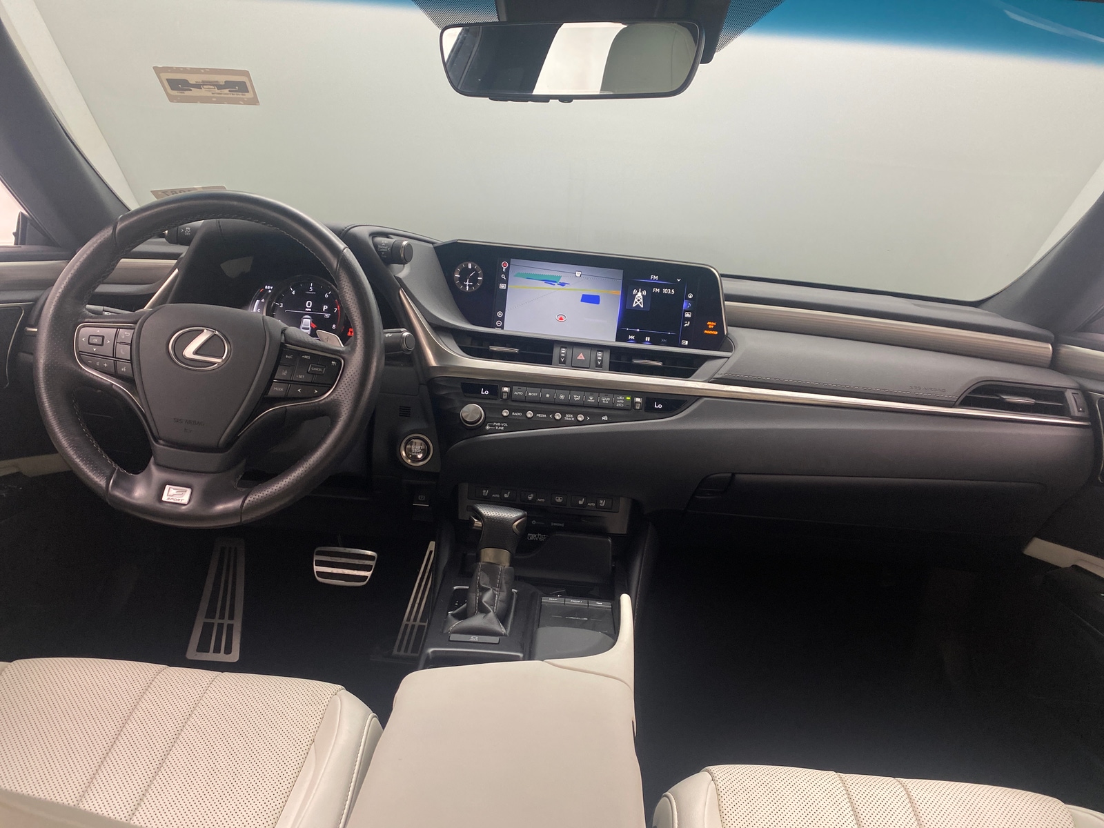 Thumbnail: 2021 Lexus ES - 2