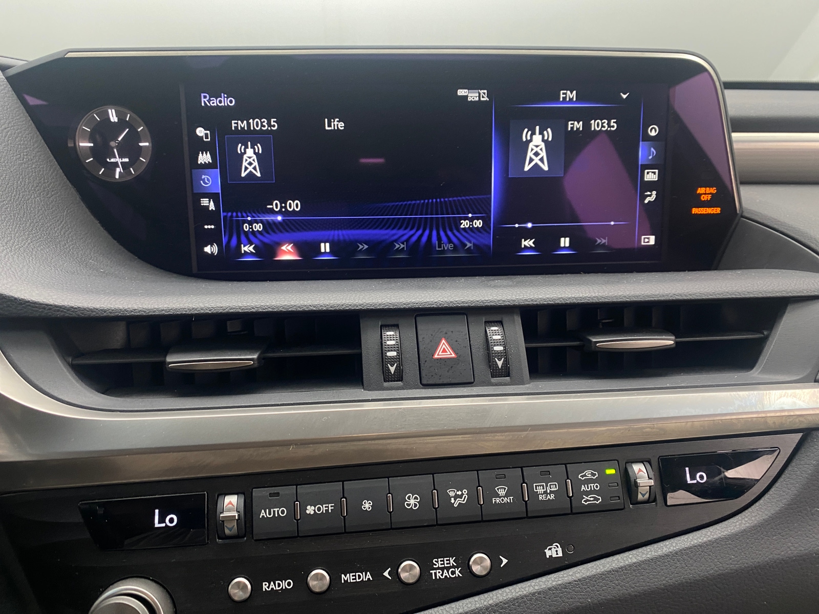 Thumbnail: 2021 Lexus ES - 3