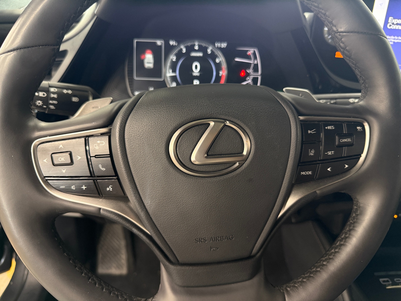 Thumbnail: 2023 Lexus ES - 4
