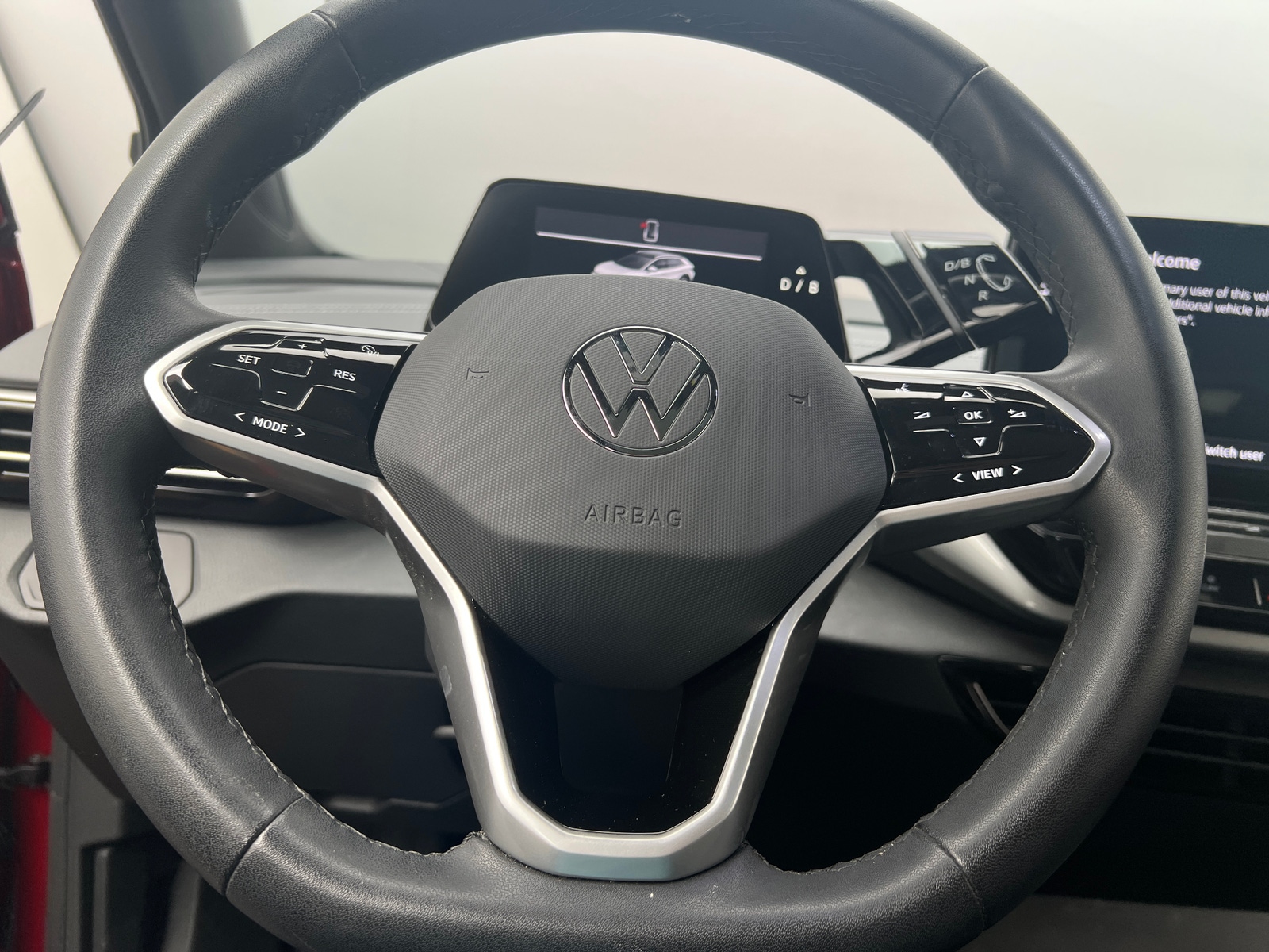 Thumbnail: 2023 Volkswagen ID.4 - 4