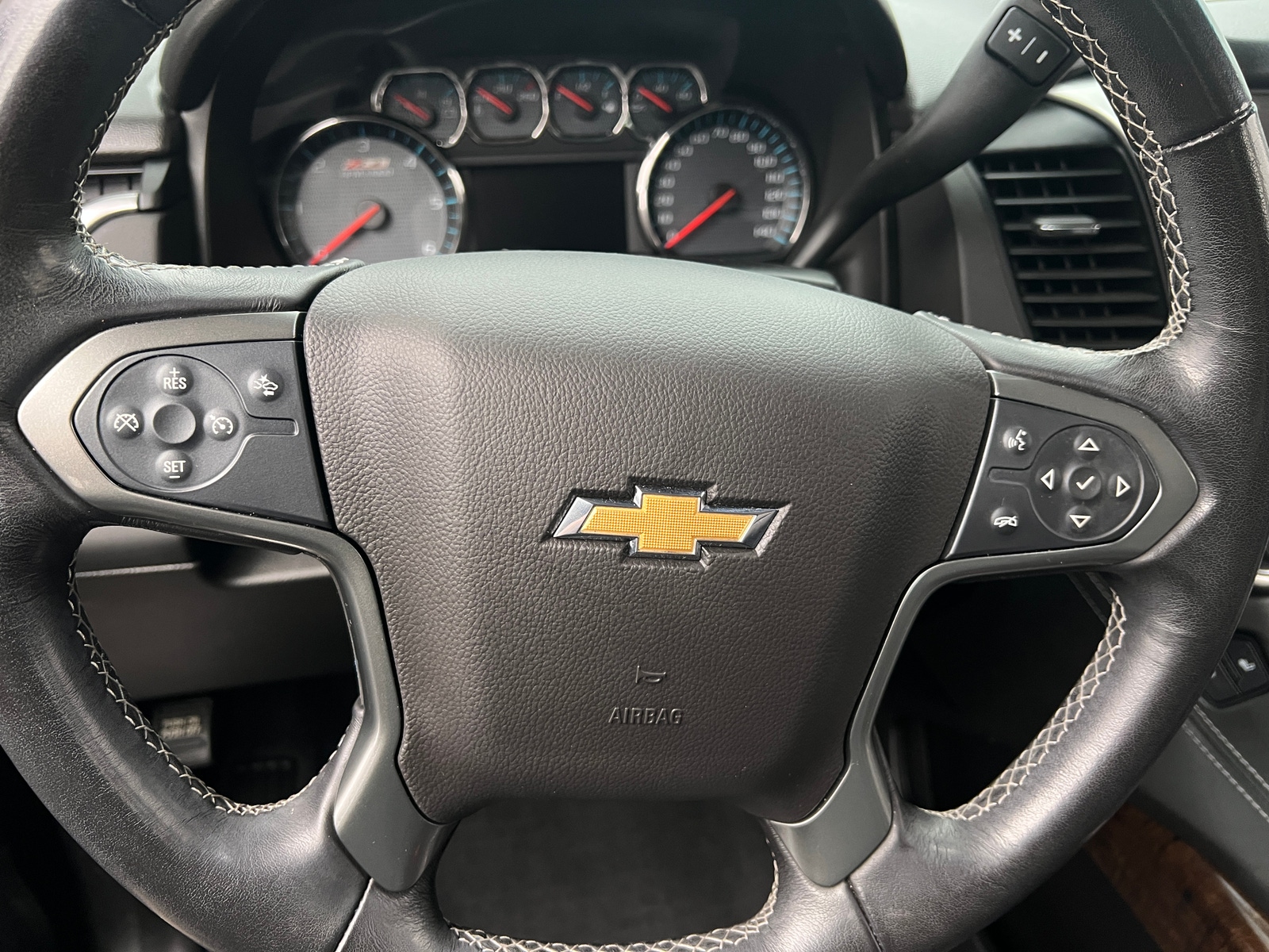 Thumbnail: 2019 Chevrolet Suburban - 4
