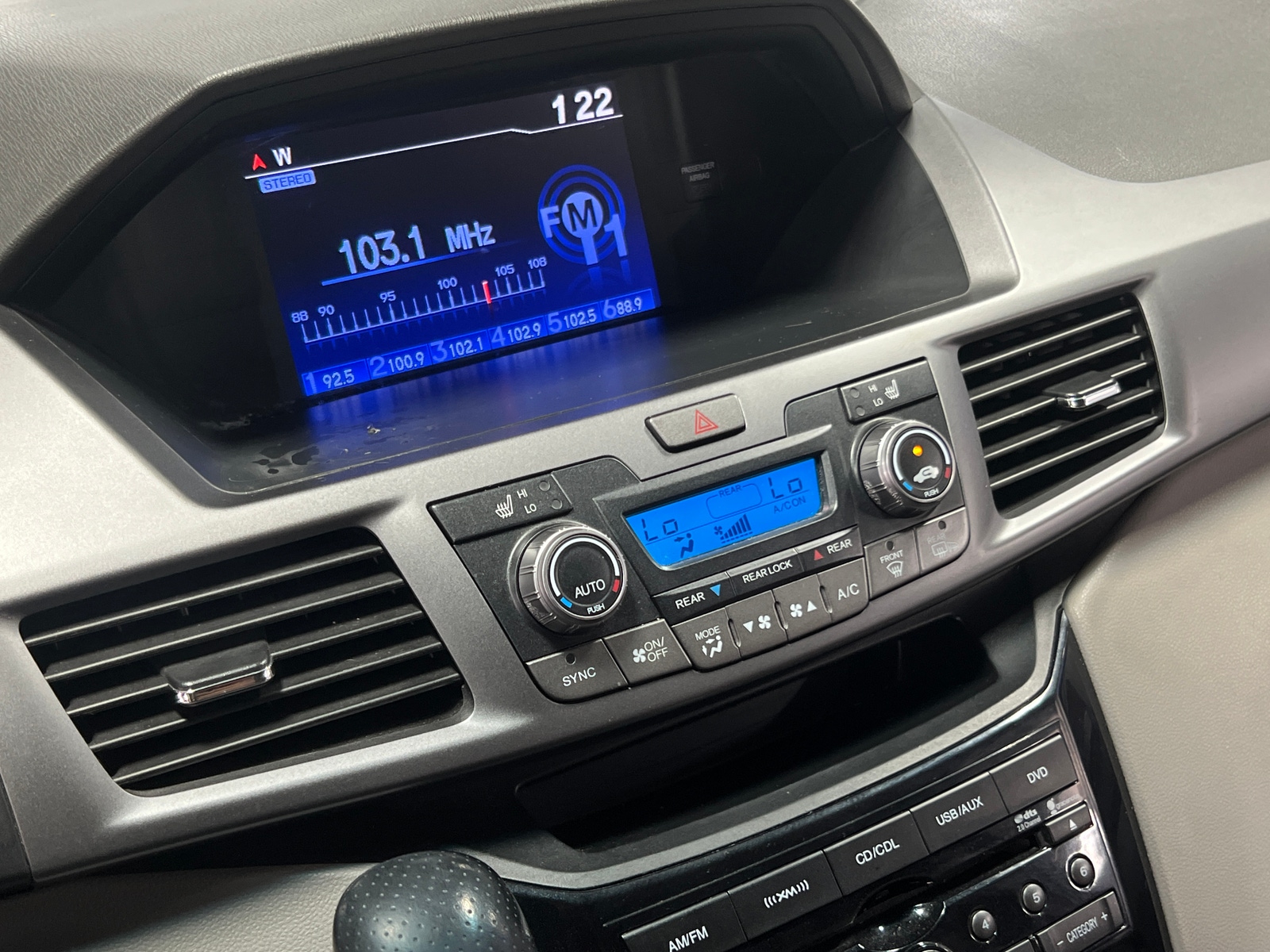 Thumbnail: 2011 Honda Odyssey - 3