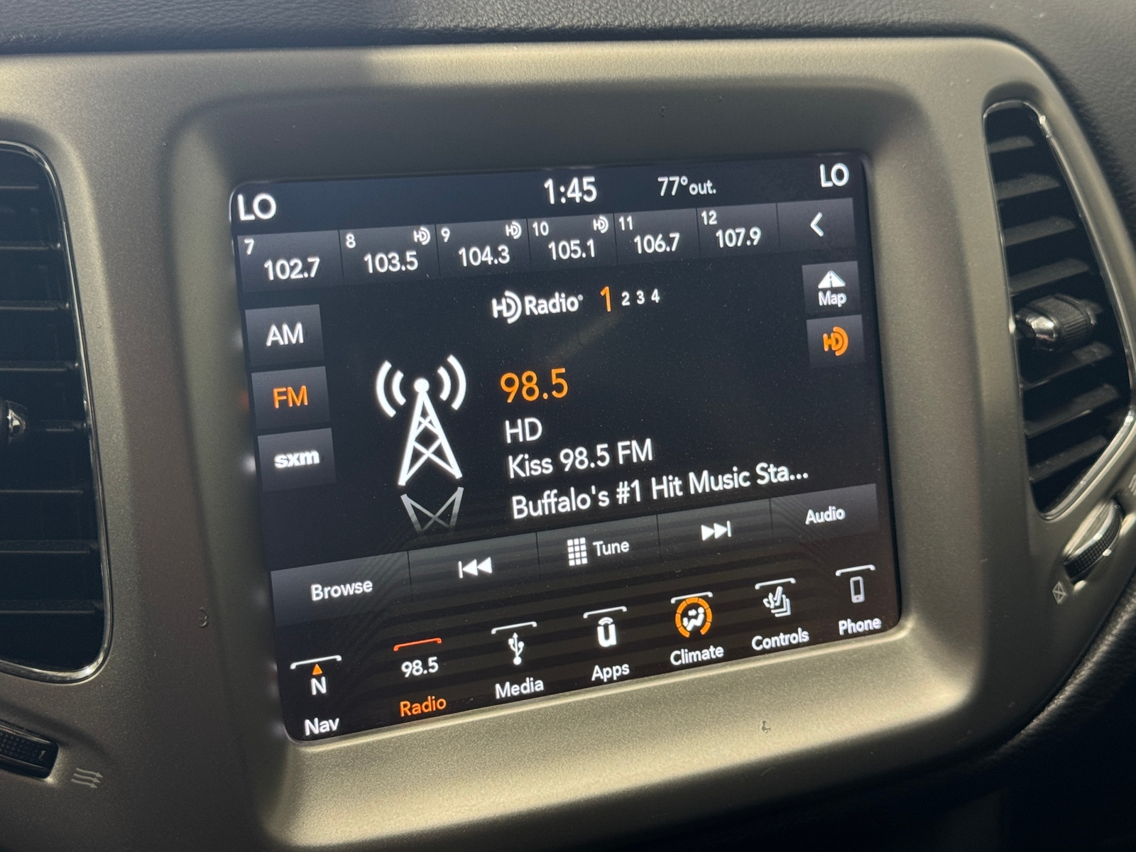 Thumbnail: 2019 Jeep Compass - 3