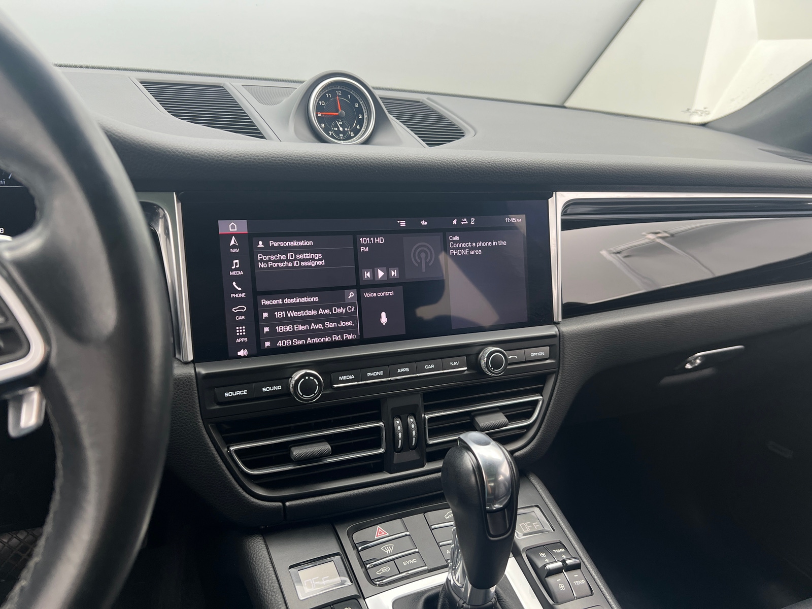 Thumbnail: 2020 Porsche Macan - 3