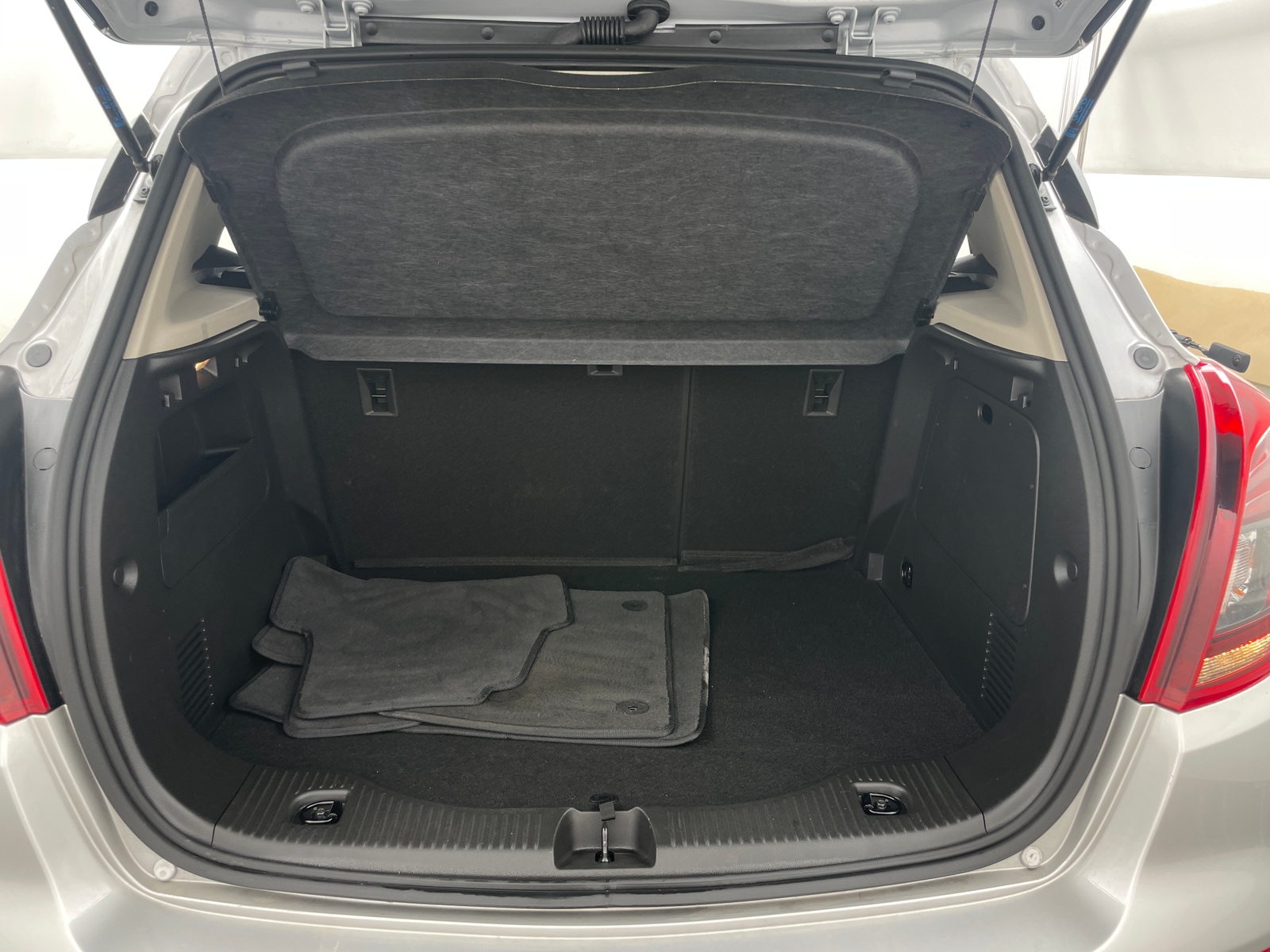Thumbnail: 2019 Buick Encore - 6