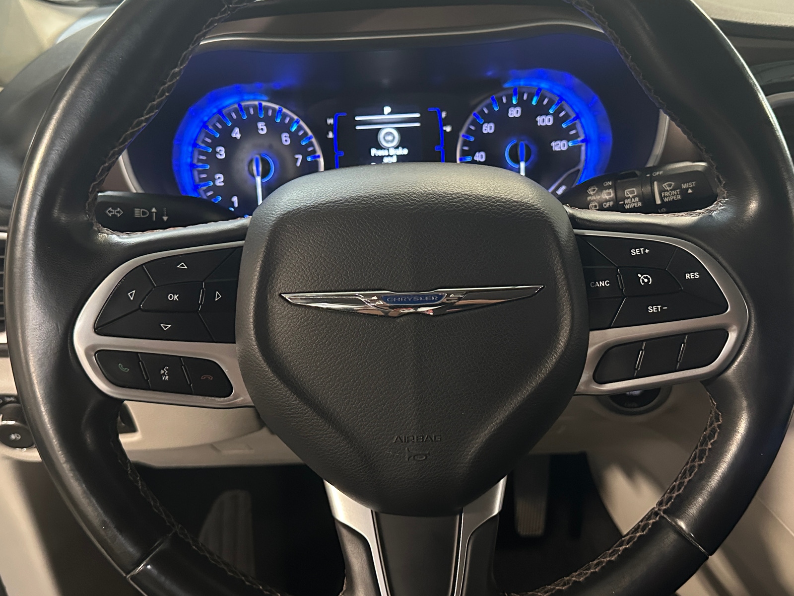 Thumbnail: 2018 Chrysler Pacifica - 4