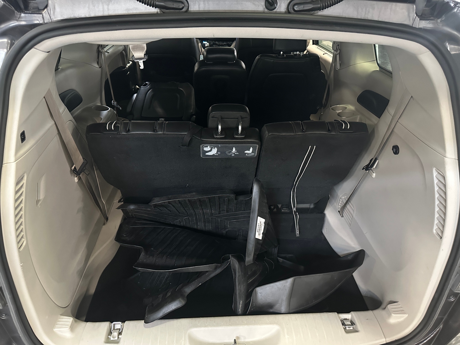 Thumbnail: 2018 Chrysler Pacifica - 6
