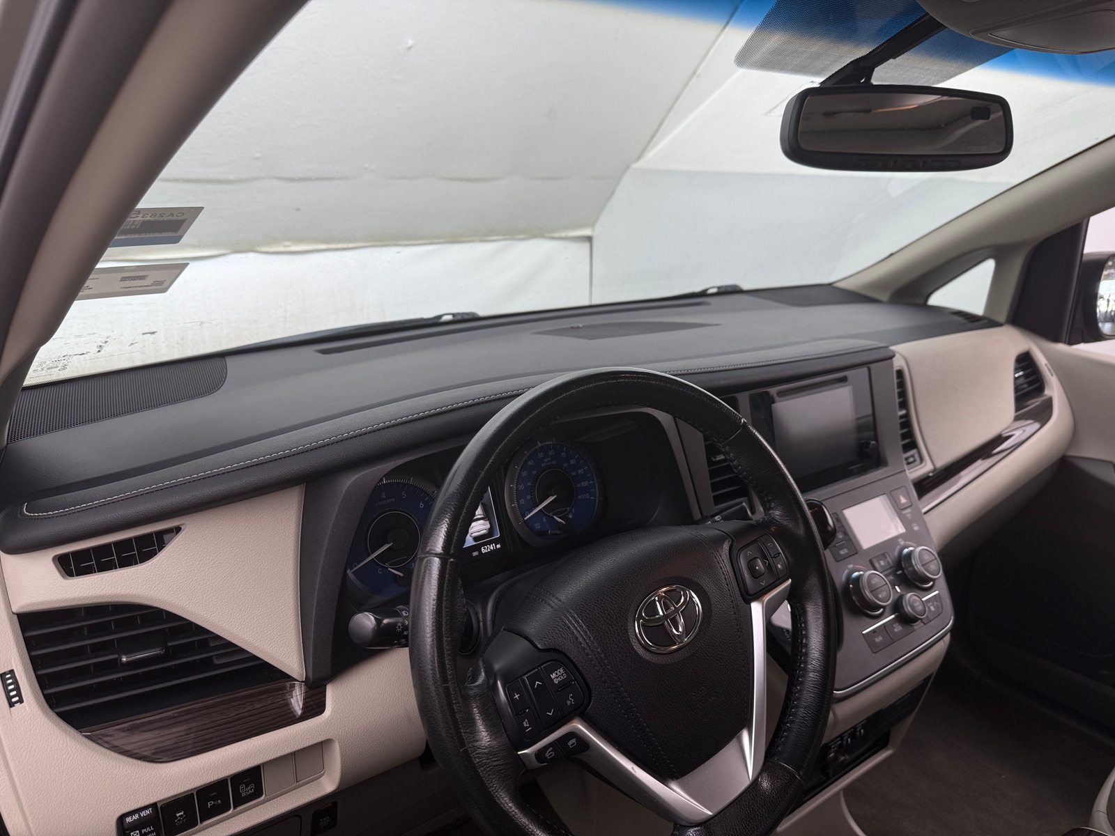 Thumbnail: 2017 Toyota Sienna - 2