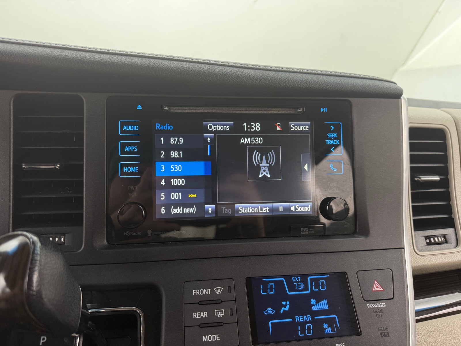 Thumbnail: 2017 Toyota Sienna - 3