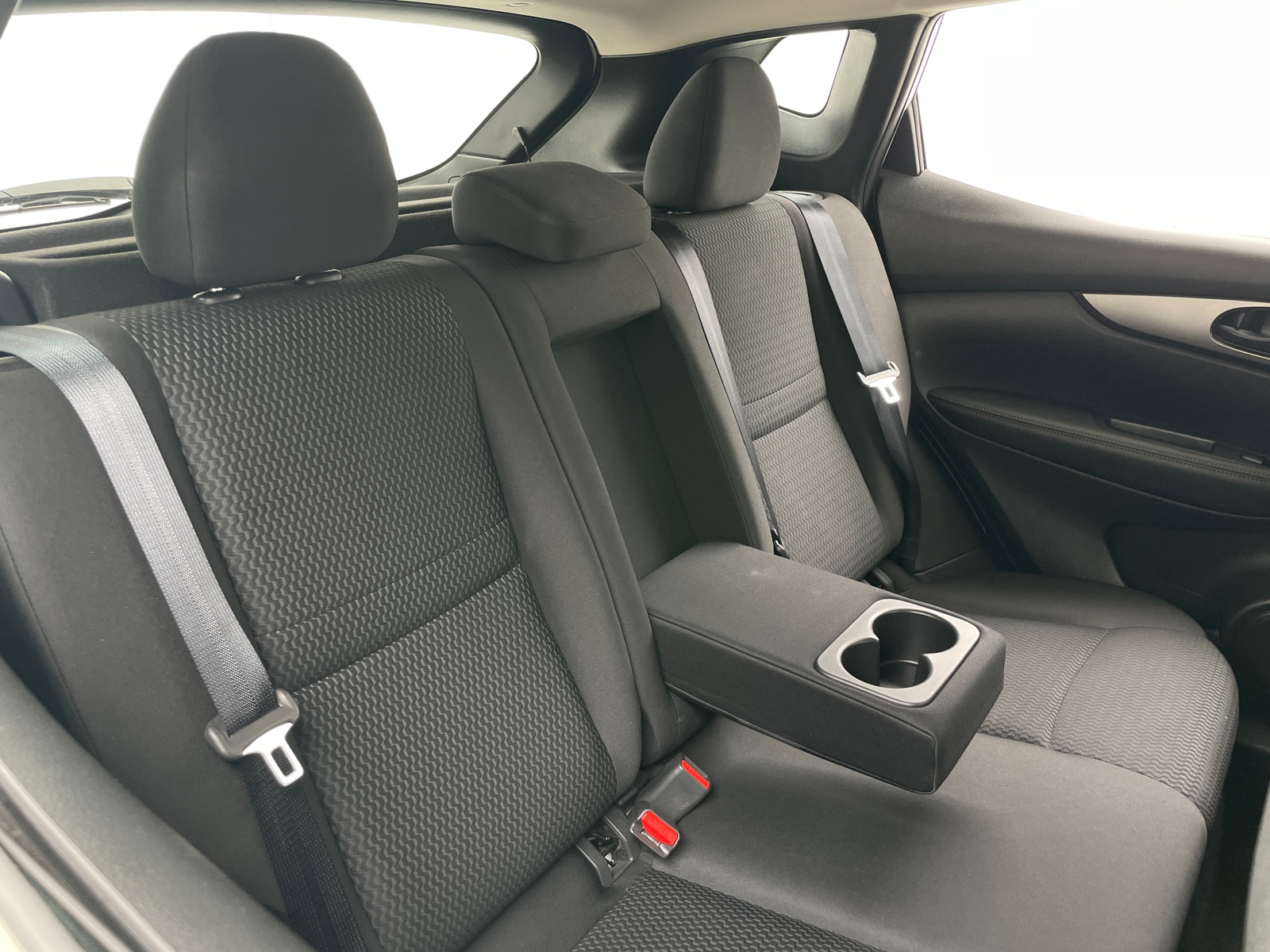 Thumbnail: 2018 Nissan Rogue Sport - 6