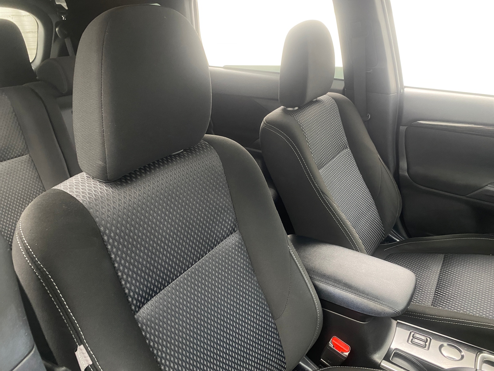 Thumbnail: 2018 Mitsubishi Outlander - 2