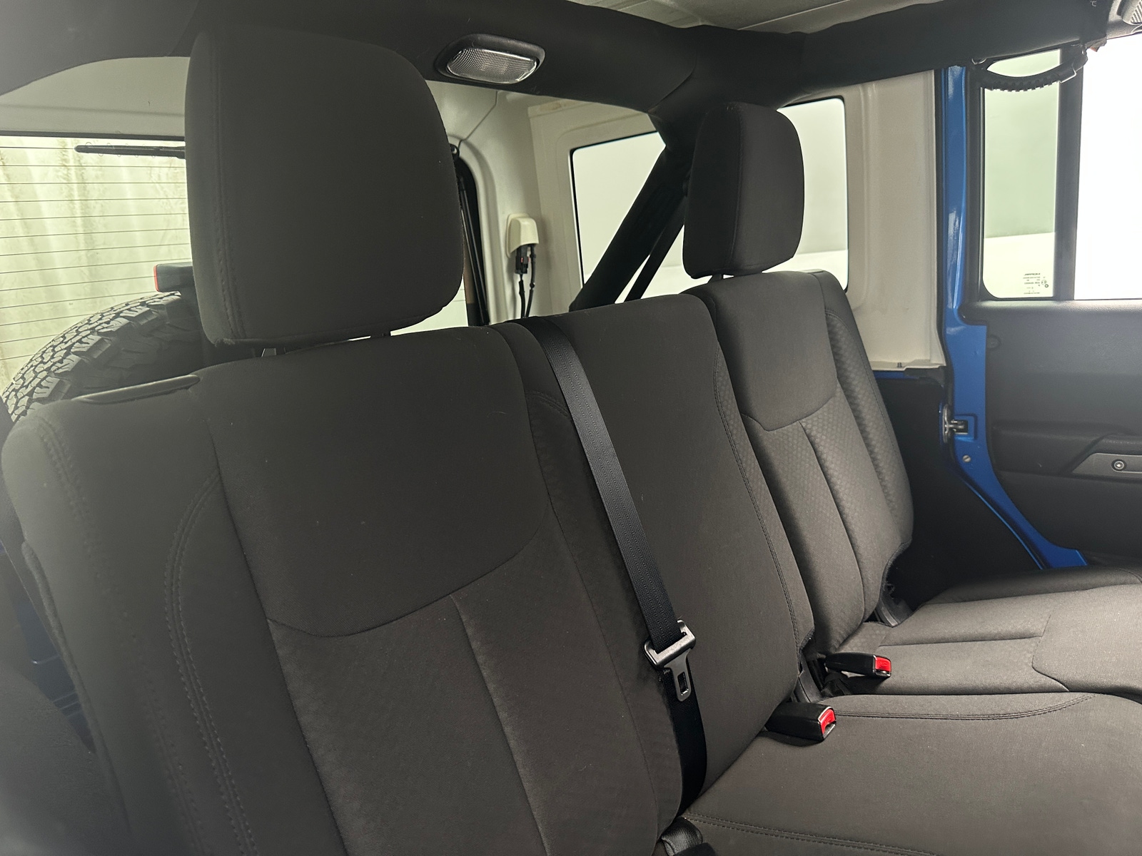Thumbnail: 2016 Jeep Wrangler - 6