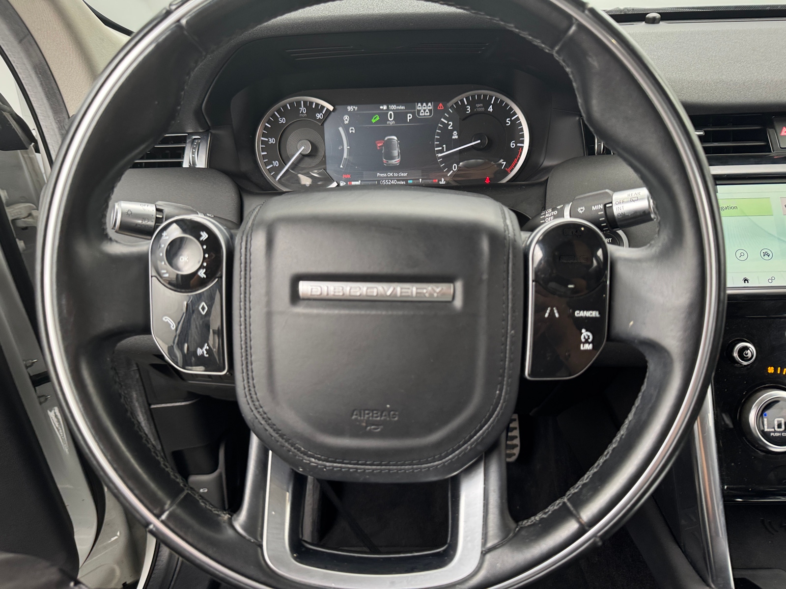 Thumbnail: 2020 Land Rover Discovery Sport - 4