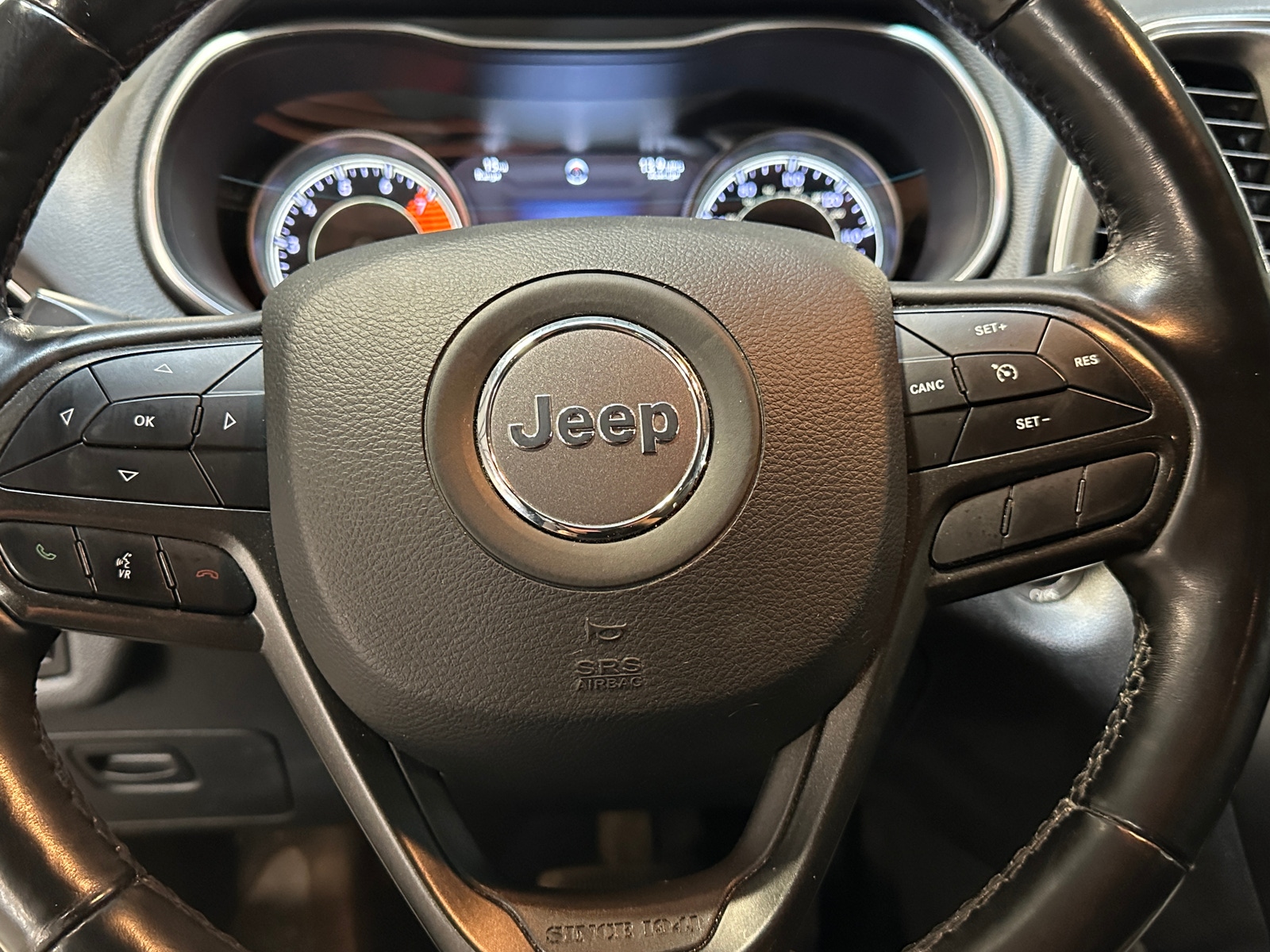 Thumbnail: 2019 Jeep Cherokee - 4