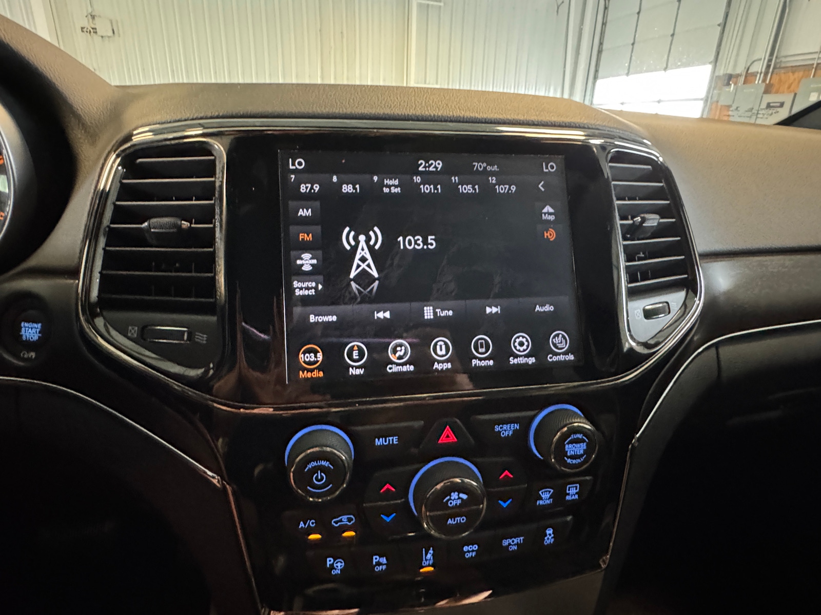 Thumbnail: 2018 Jeep Grand Cherokee - 4