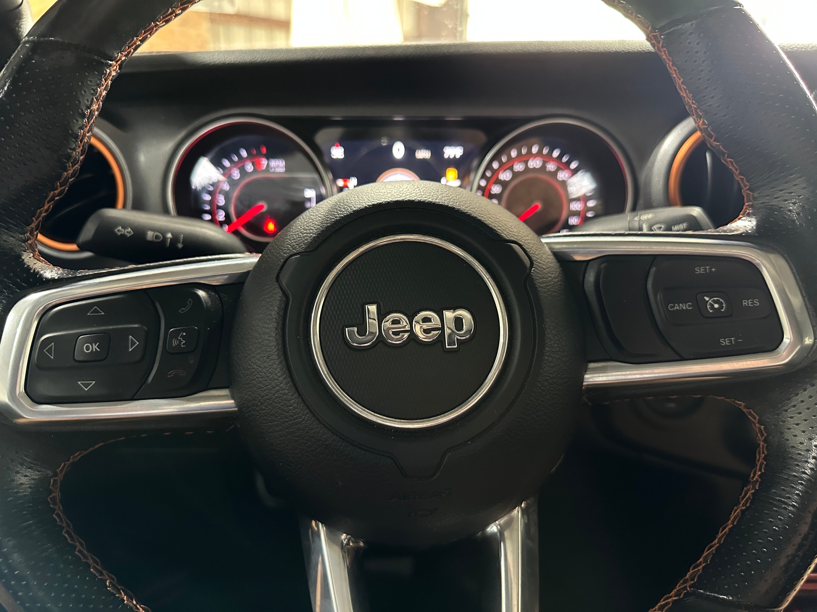Thumbnail: 2021 Jeep Gladiator - 5