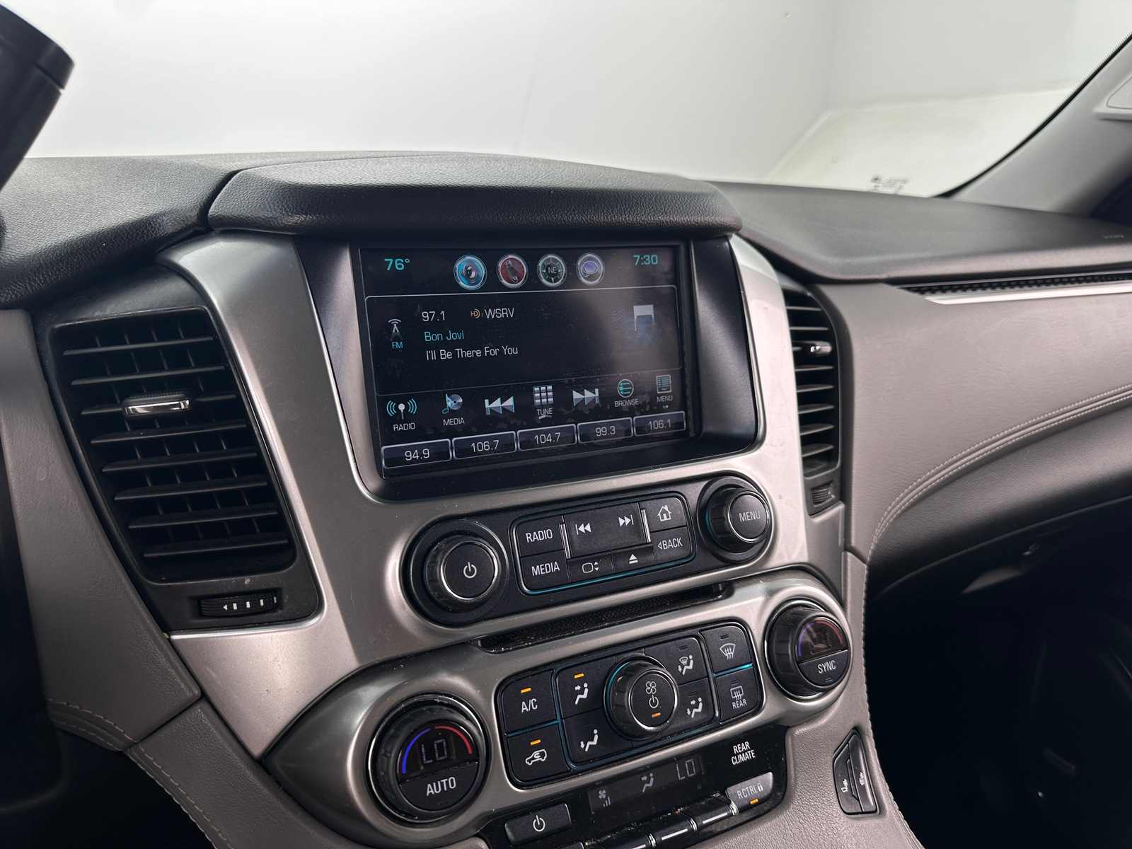 Thumbnail: 2018 Chevrolet Tahoe - 3