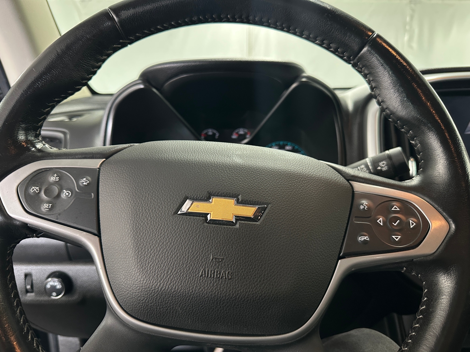 Thumbnail: 2022 Chevrolet Colorado - 5