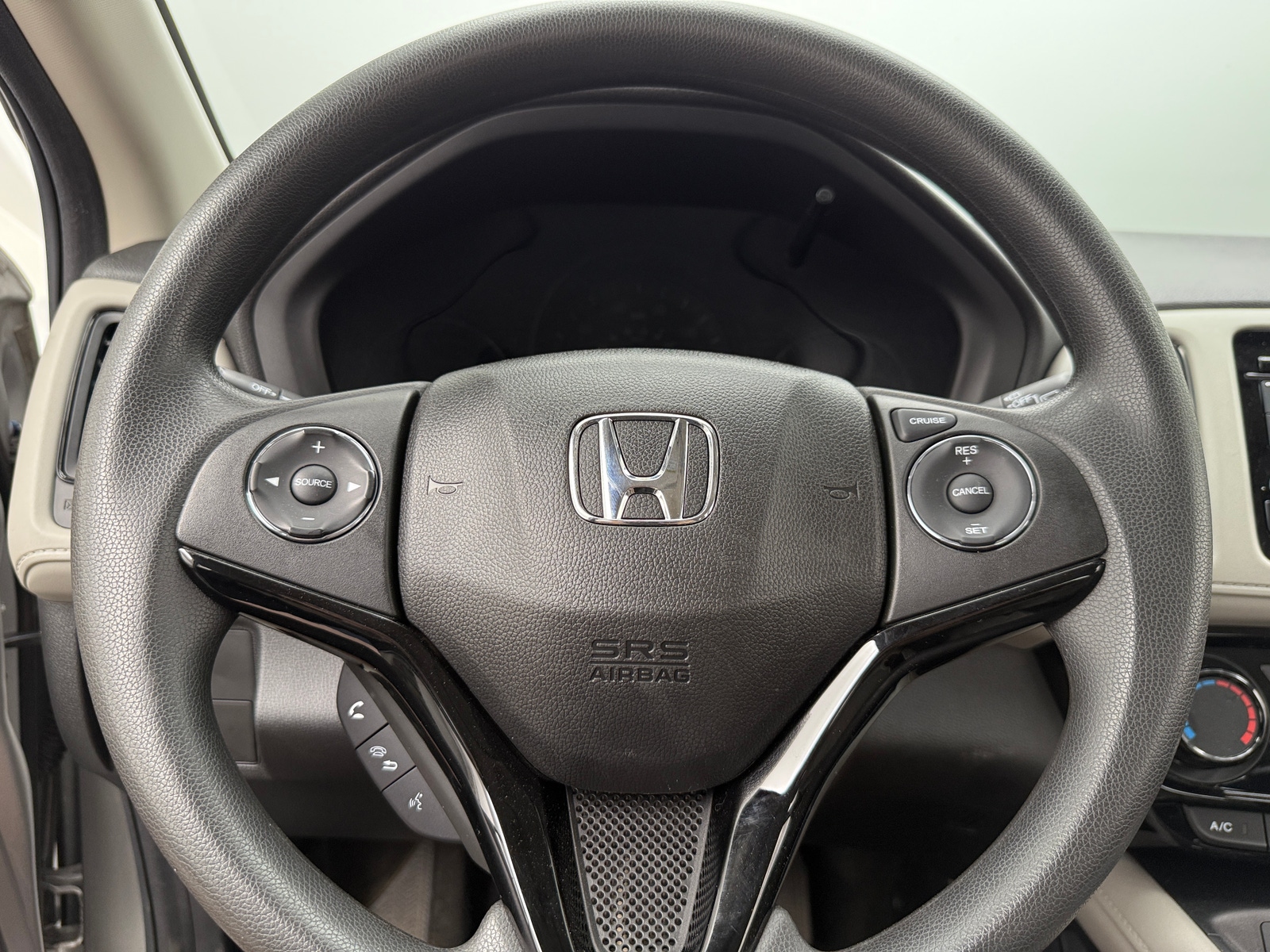 Thumbnail: 2016 Honda HR-V - 5