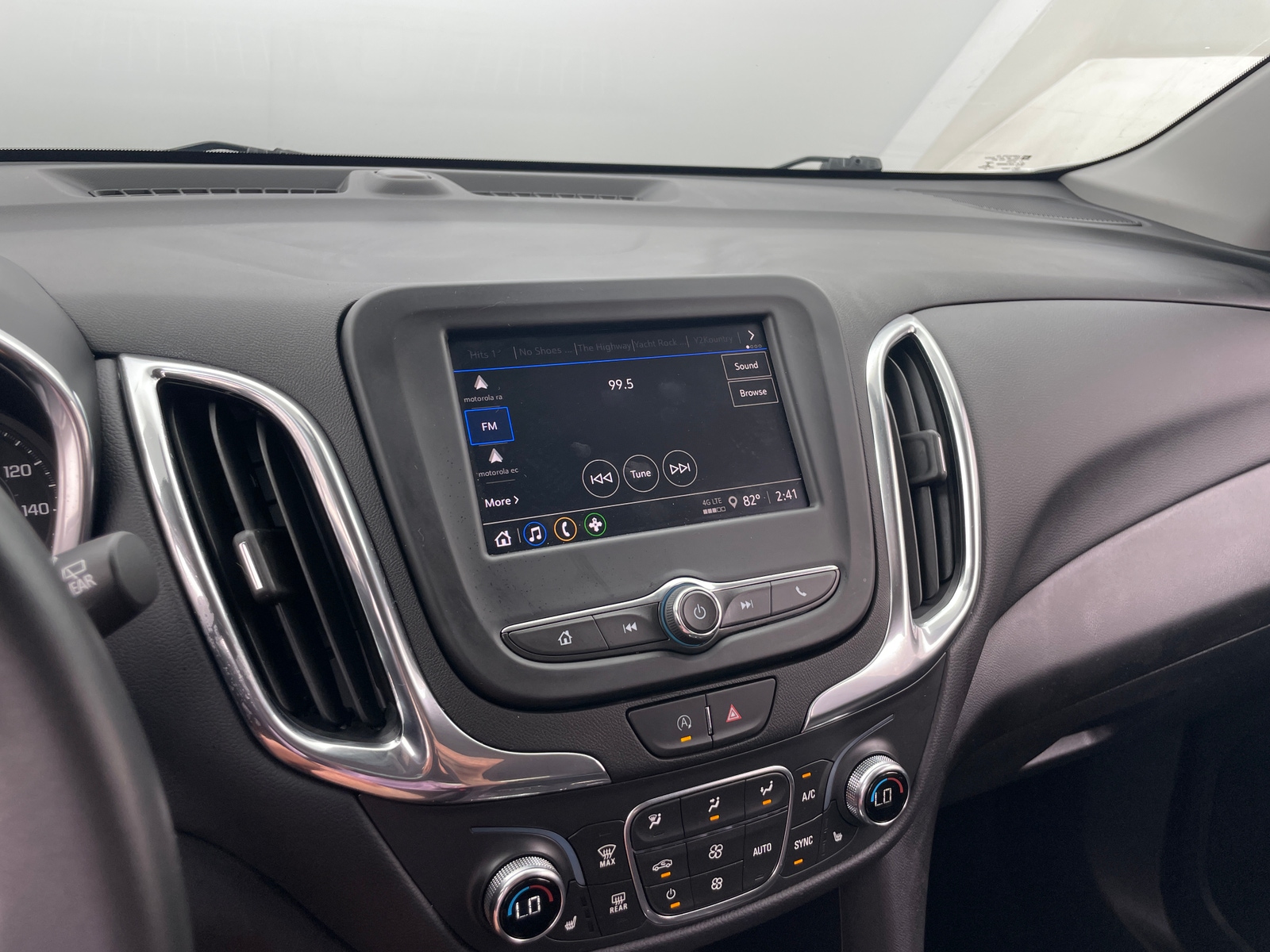 Thumbnail: 2022 Chevrolet Equinox - 4