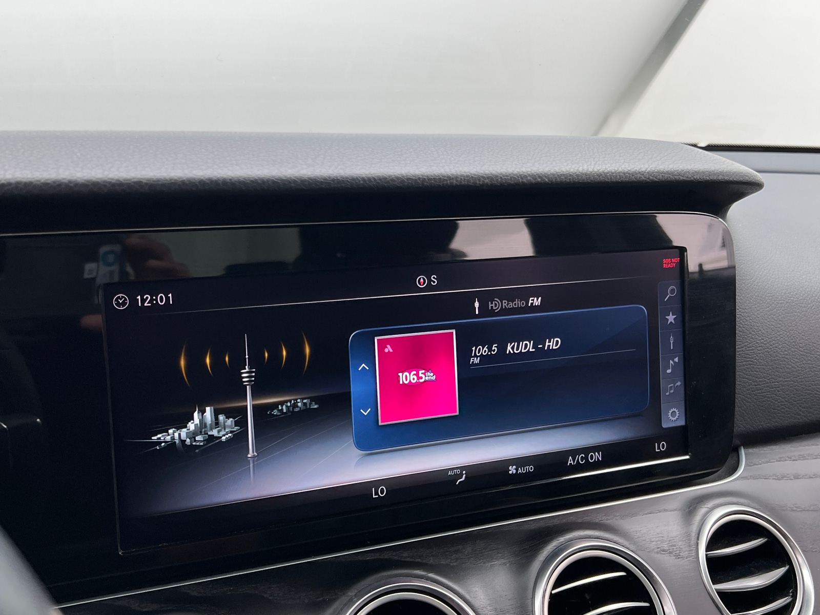 Thumbnail: 2018 Mercedes-Benz E-Class - 3