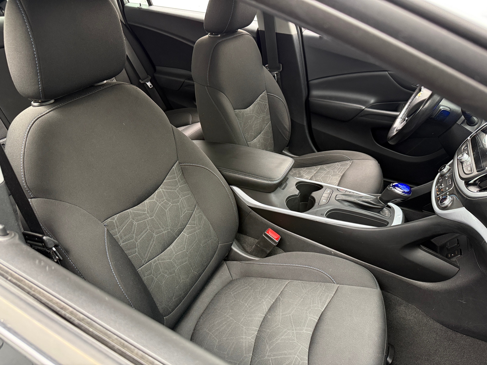 Thumbnail: 2018 Chevrolet Volt - 2