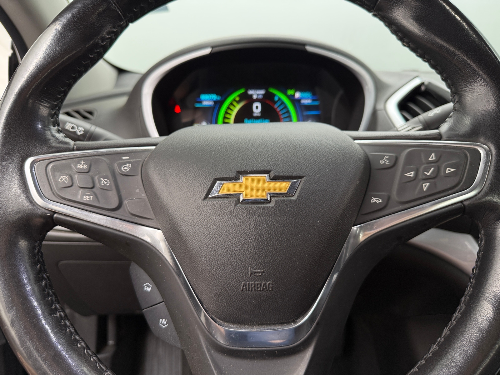 Thumbnail: 2018 Chevrolet Volt - 5
