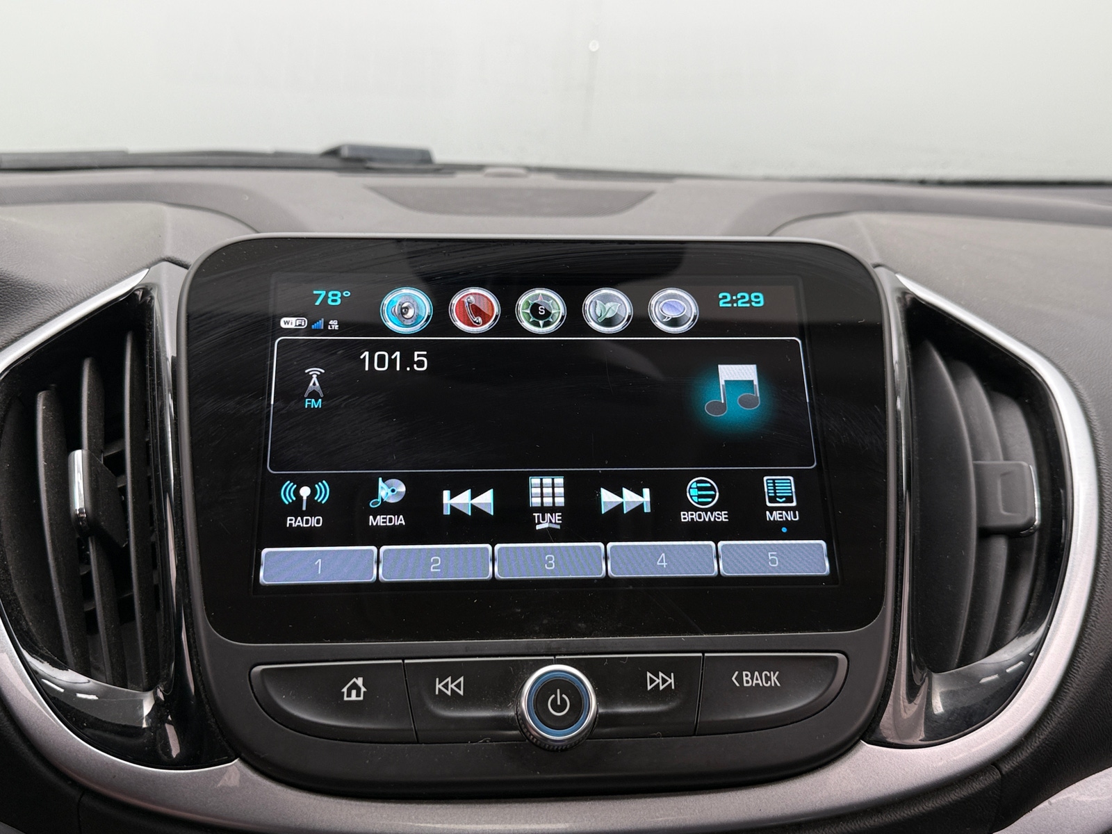 Thumbnail: 2018 Chevrolet Volt - 4