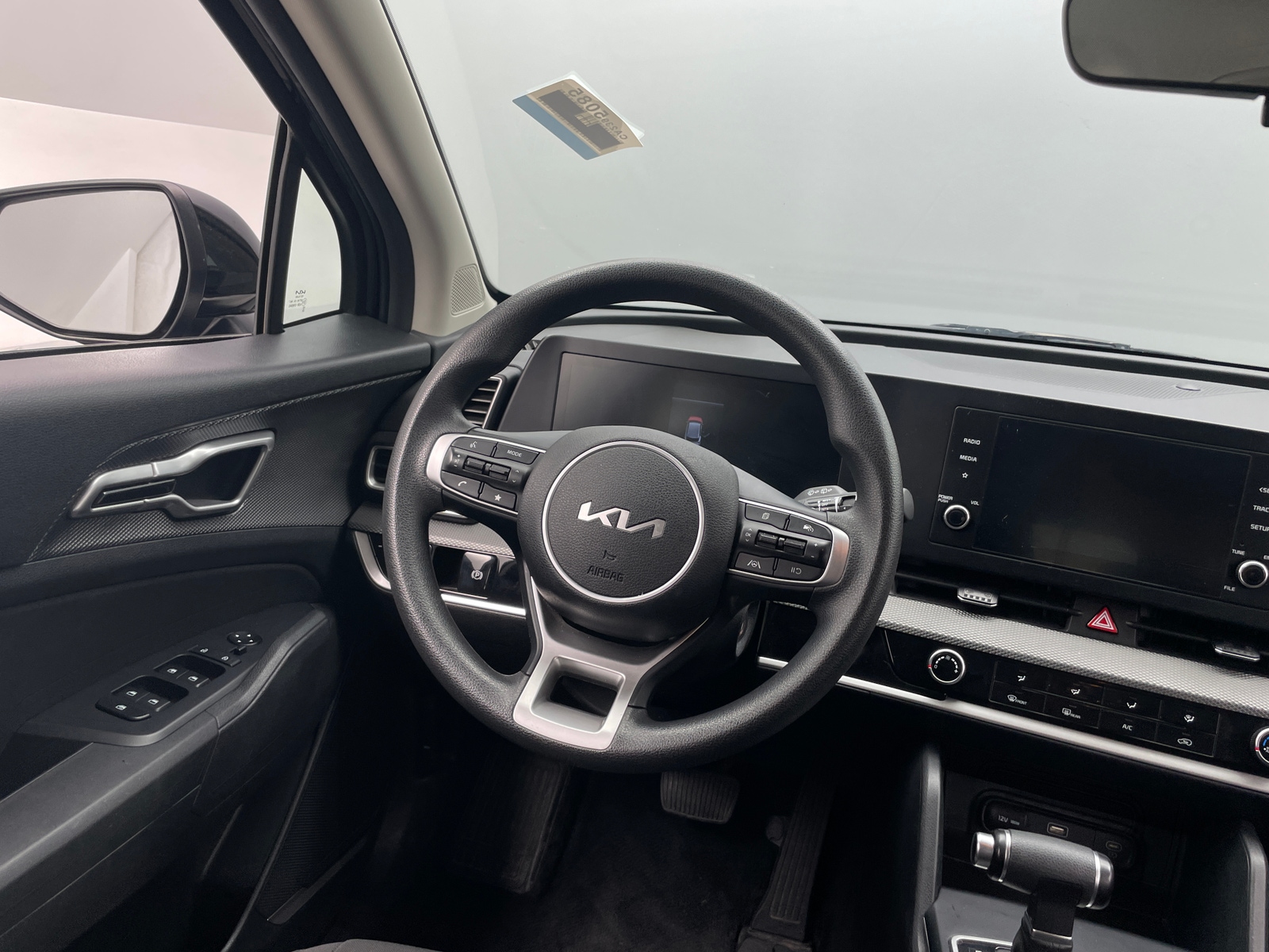 Thumbnail: 2023 Kia Sportage - 5
