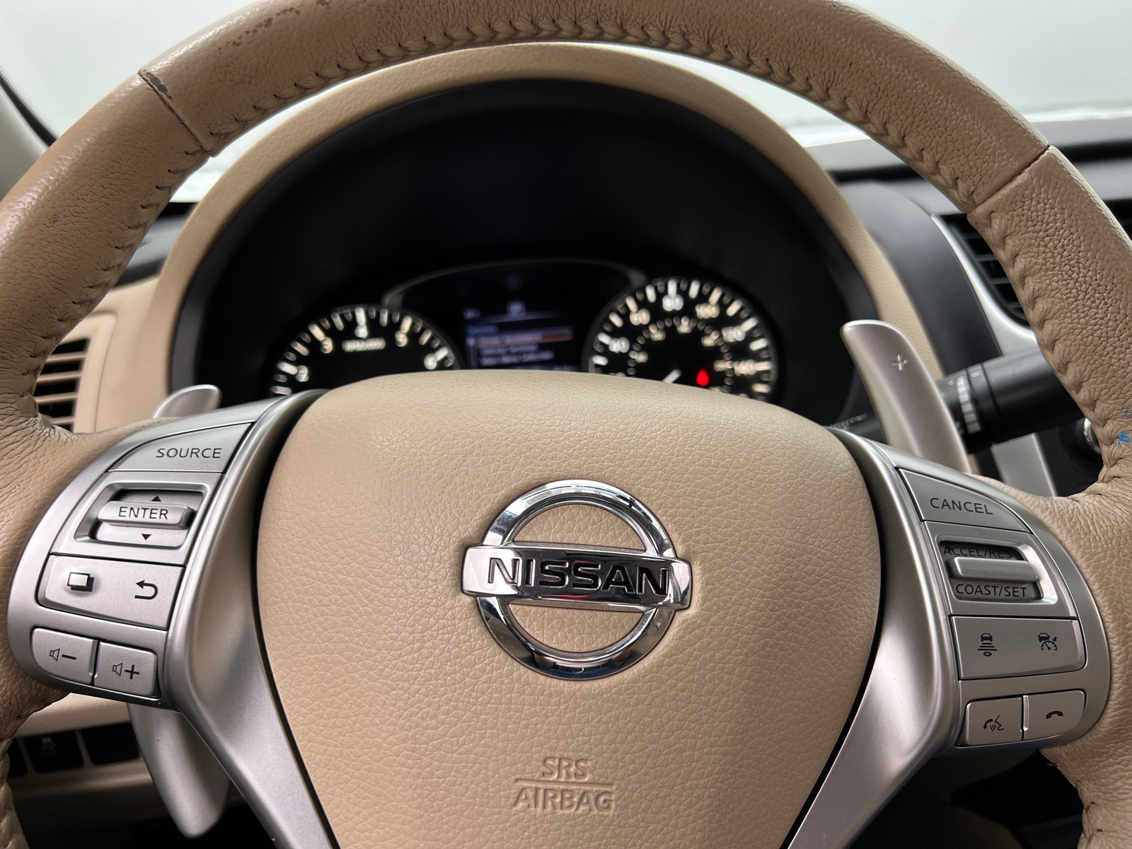 Thumbnail: 2016 Nissan Altima - 4